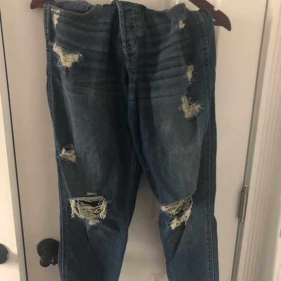 NWOT Hollister LR BF jeans 11 - Picture 2 of 3